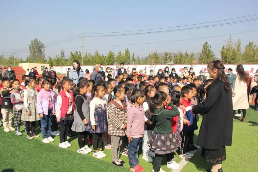 小学生礼仪操口号_小学生礼貌体操_小学生礼仪广播体操